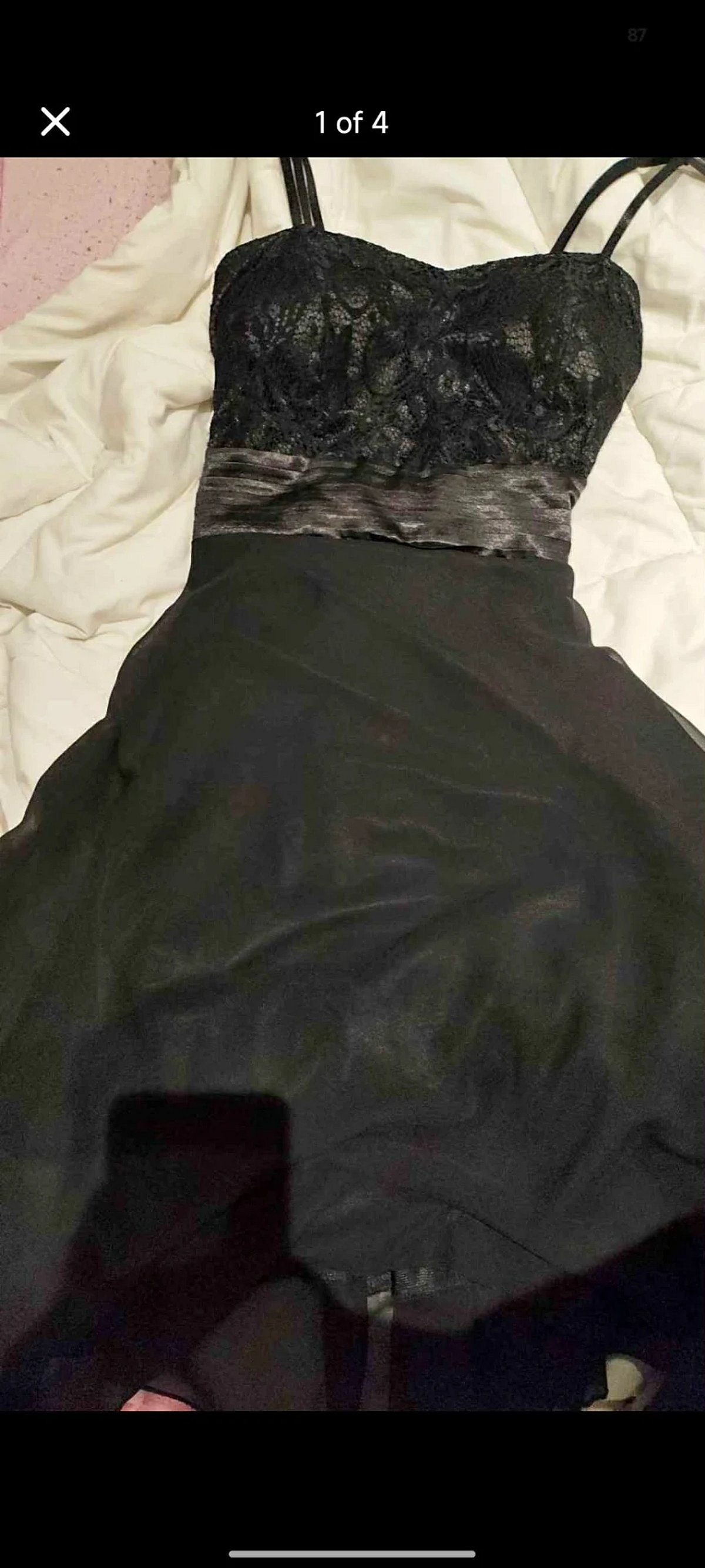 Ilbies iswed bil-bustier tal-bizzilla - photo 4