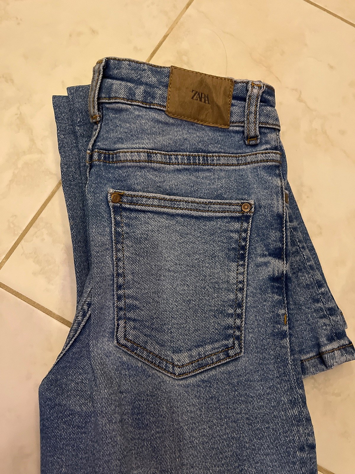 Vaqueros acampanados azules de Zara - photo 3