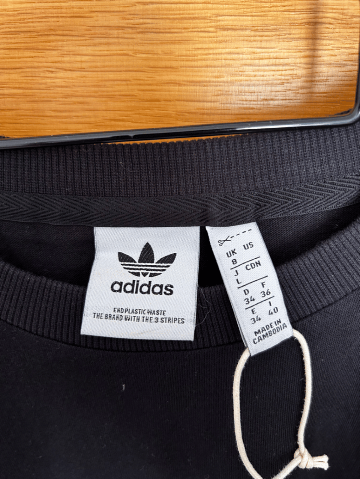 Vestido camiseta con el logo del trébol de Adidas - photo 7