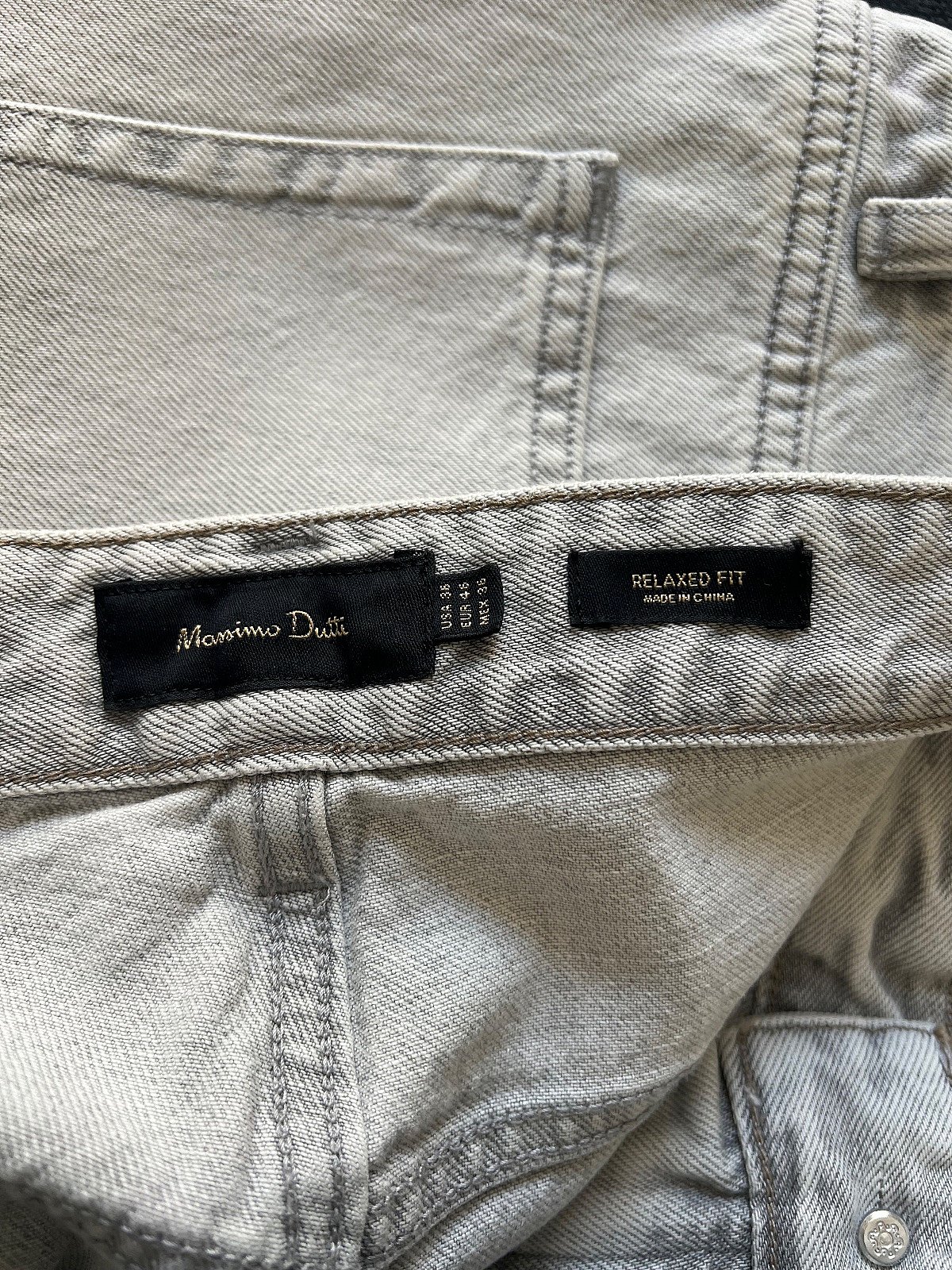 Massimo Dutti – Vaqueros de corte relajado | Gris claro | Talla EUR 46 / SIN USAR - photo 4