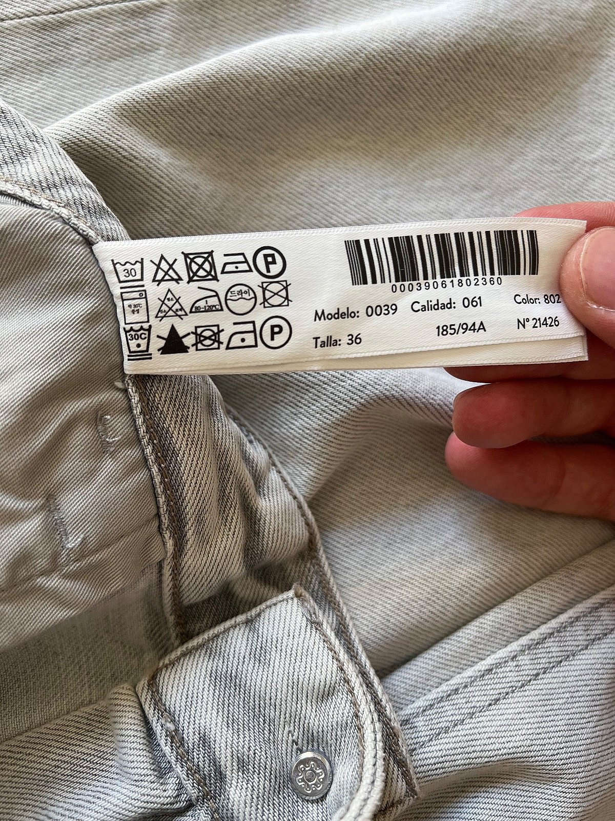 Massimo Dutti – Vaqueros de corte relajado | Gris claro | Talla EUR 46 / SIN USAR - photo 5