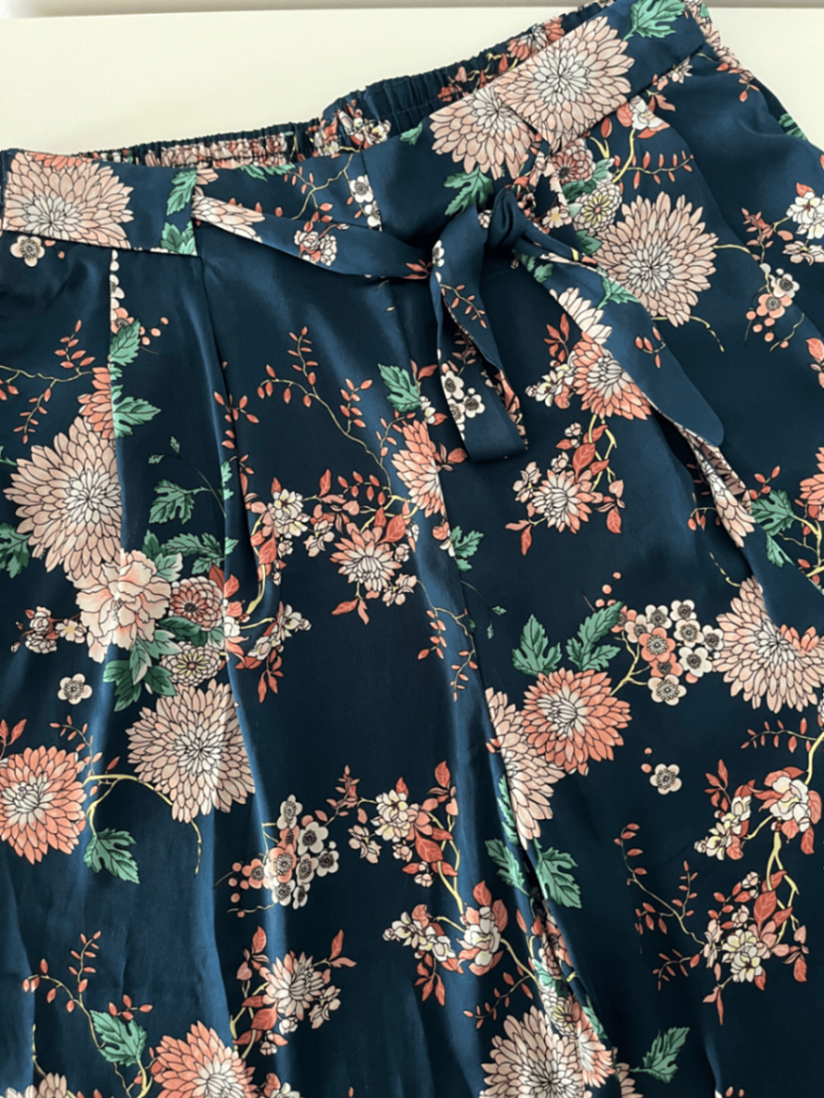 Pantalones anchos con estampado floral - photo 2