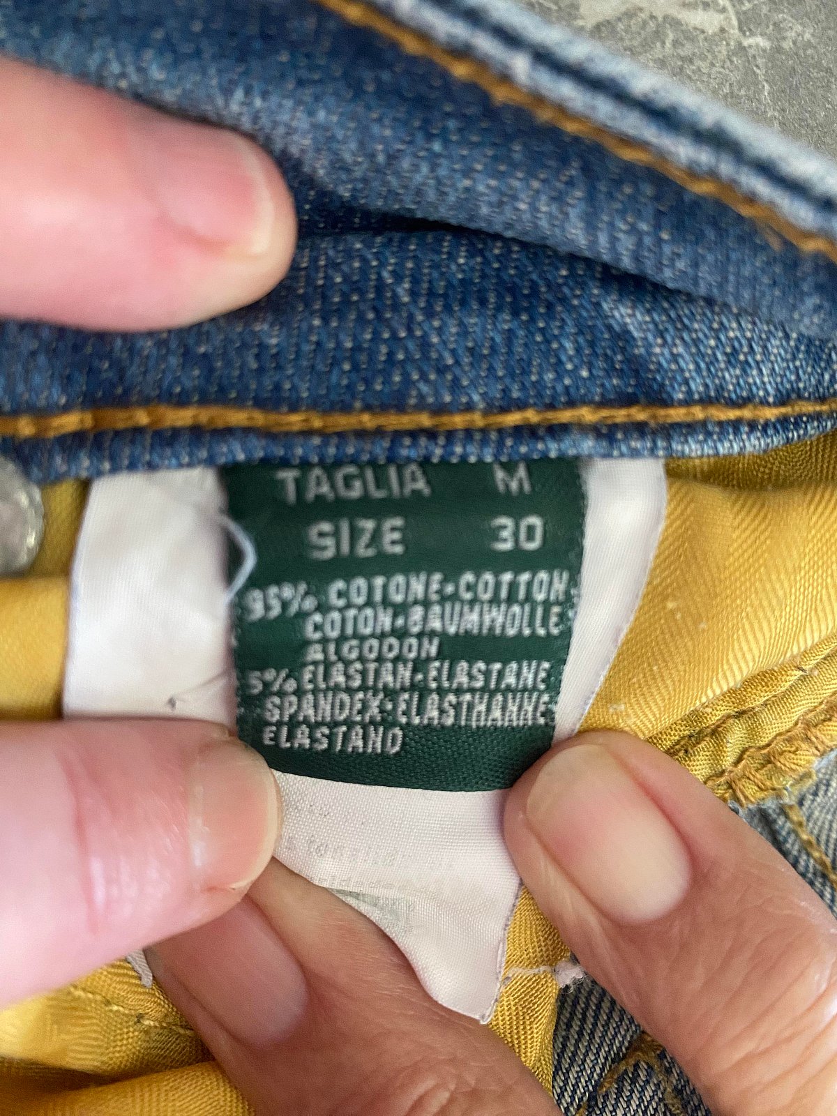 Jeans a vita bassa e vestibilità slim - photo 3
