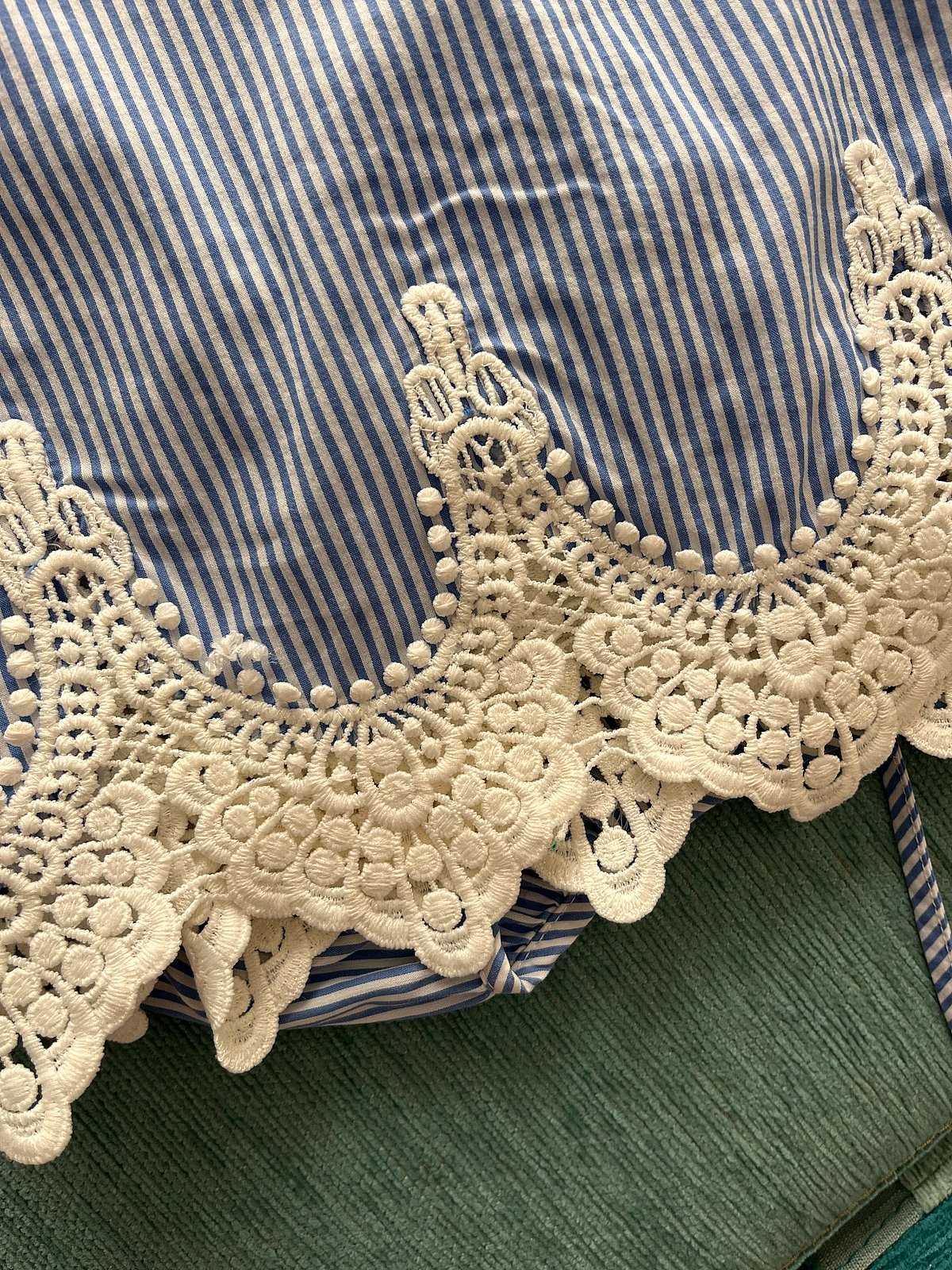 Blusa a rayas azules y blancas - photo 3