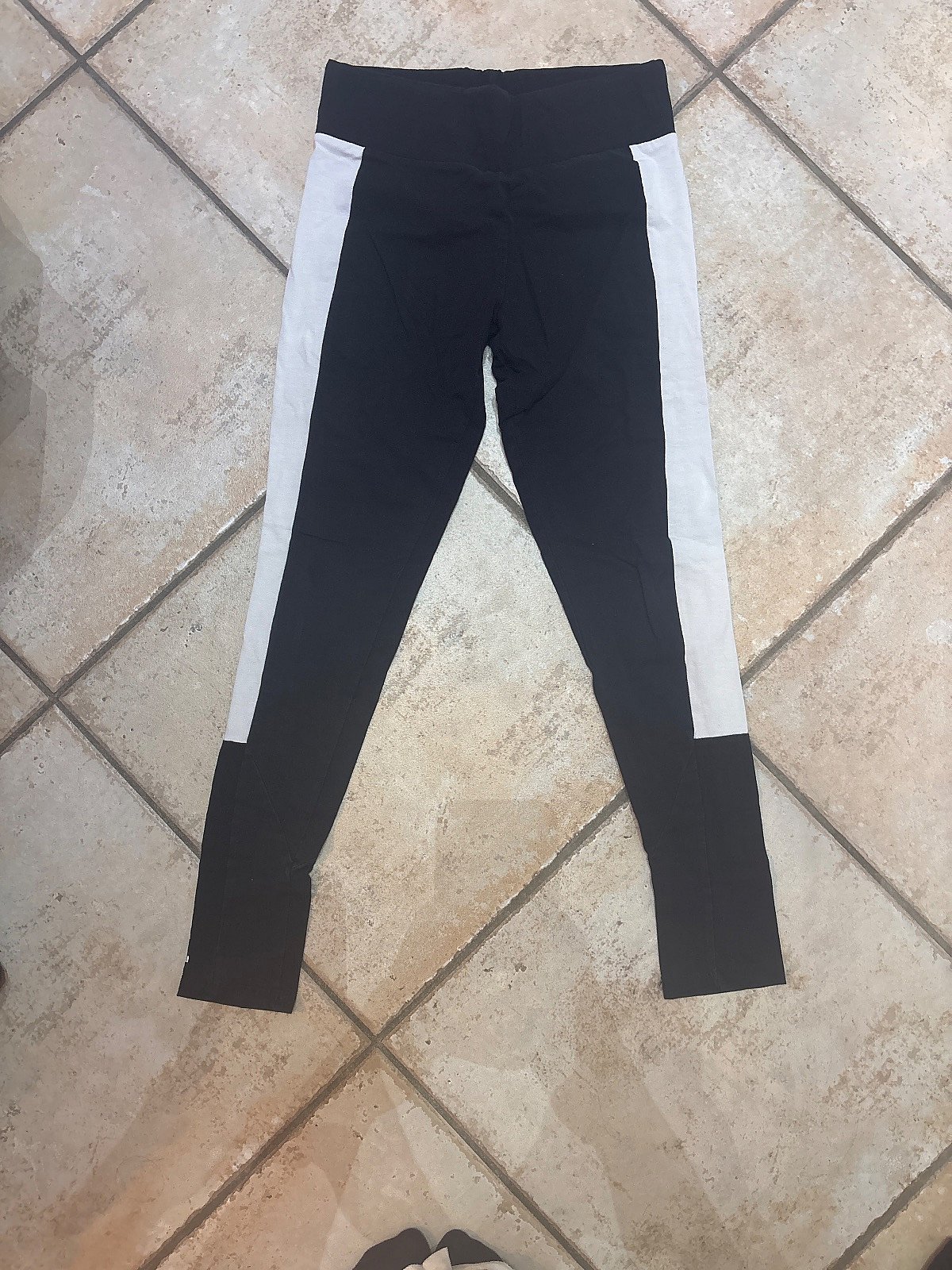 Leggings bianco e nero con motivo ananas - photo 3