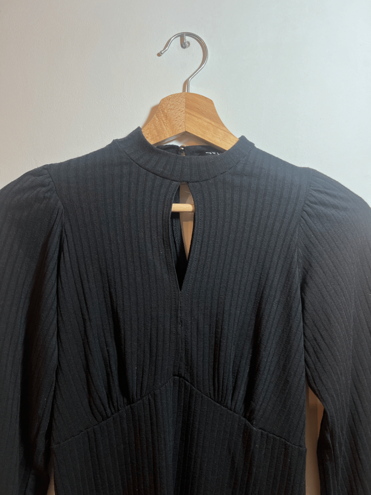 Black Ribbed Keyhole Mini Dress - photo 2