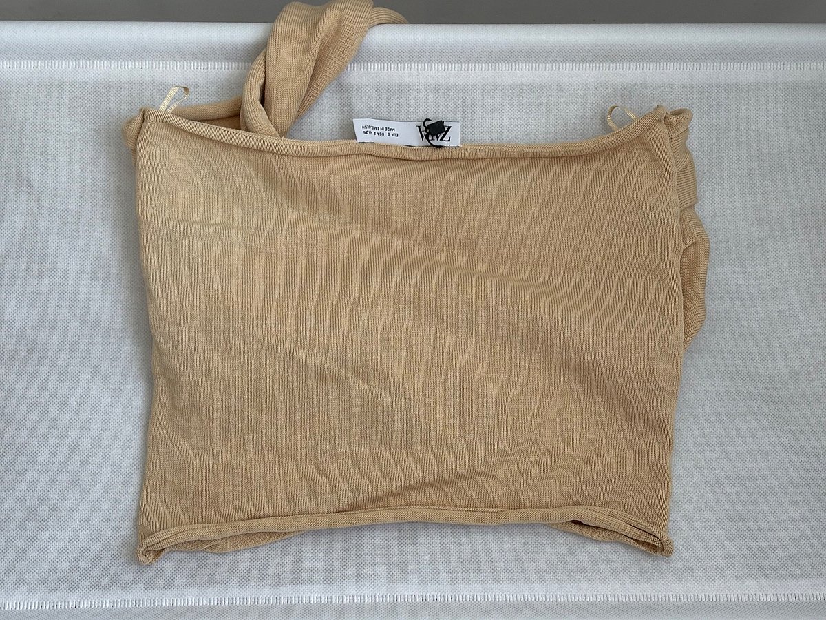 Top Crop Maħdum bil-Labar Beige ta' Zara - photo 2