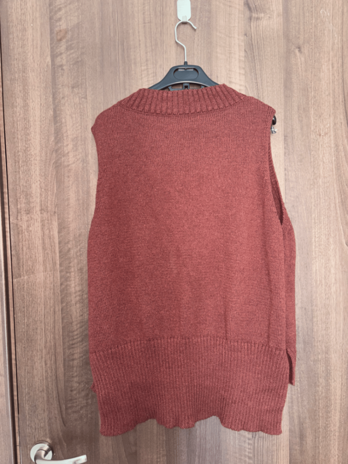 Gilet senza maniche con scollo a V in maglia - photo 2