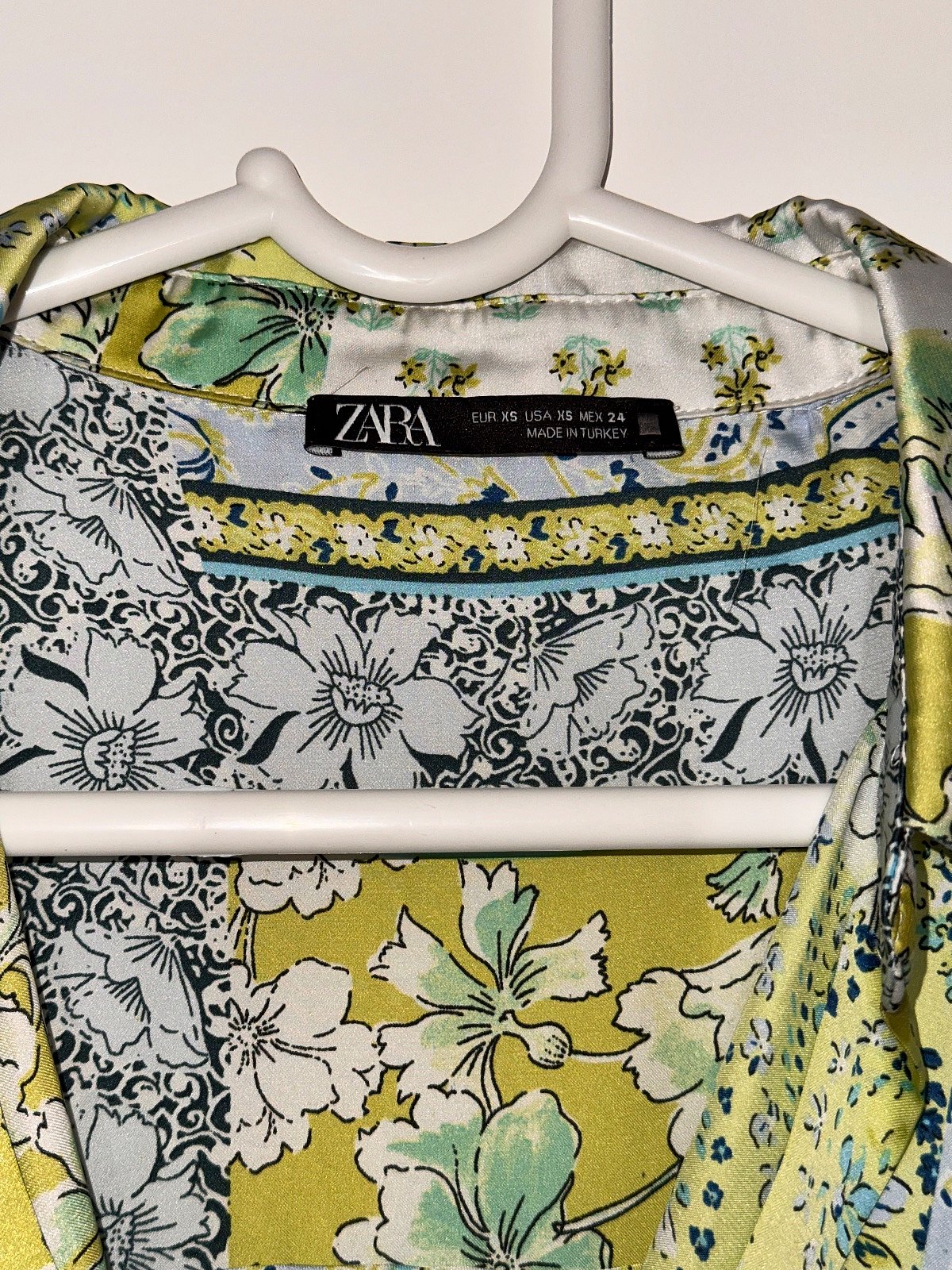 Bluża Zara bi Stampa Paisley tal-Fjuri - photo 4