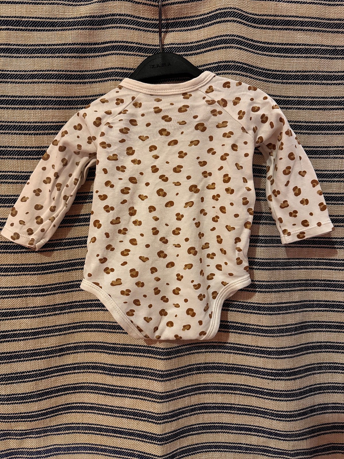 Bodysuit bi stampar tal-leopard għat-trabi - photo 2