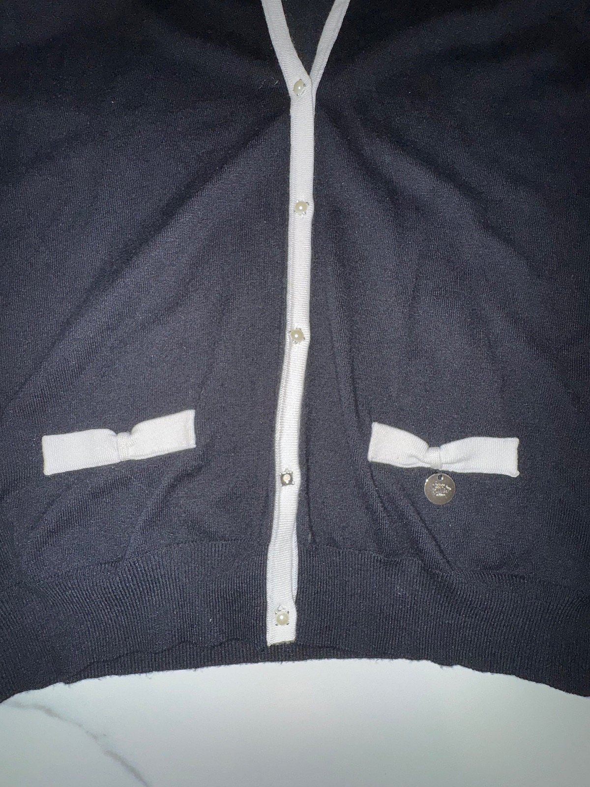 Cardigan Camomilla Iswed b'Trim Kuntrast - perla waħda nieqsa! - photo 2