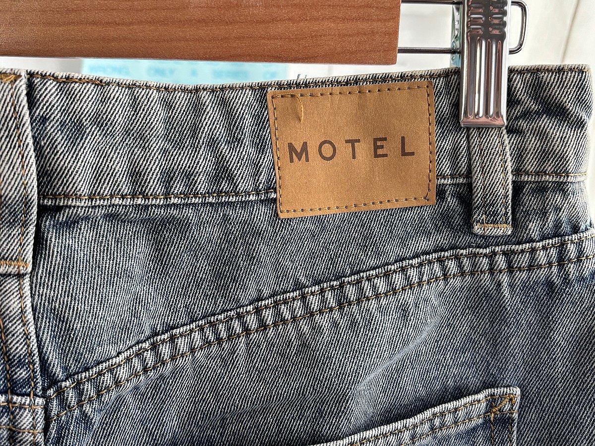 Jeans tad-Denim Motel b'Saqajn Dritti - photo 6