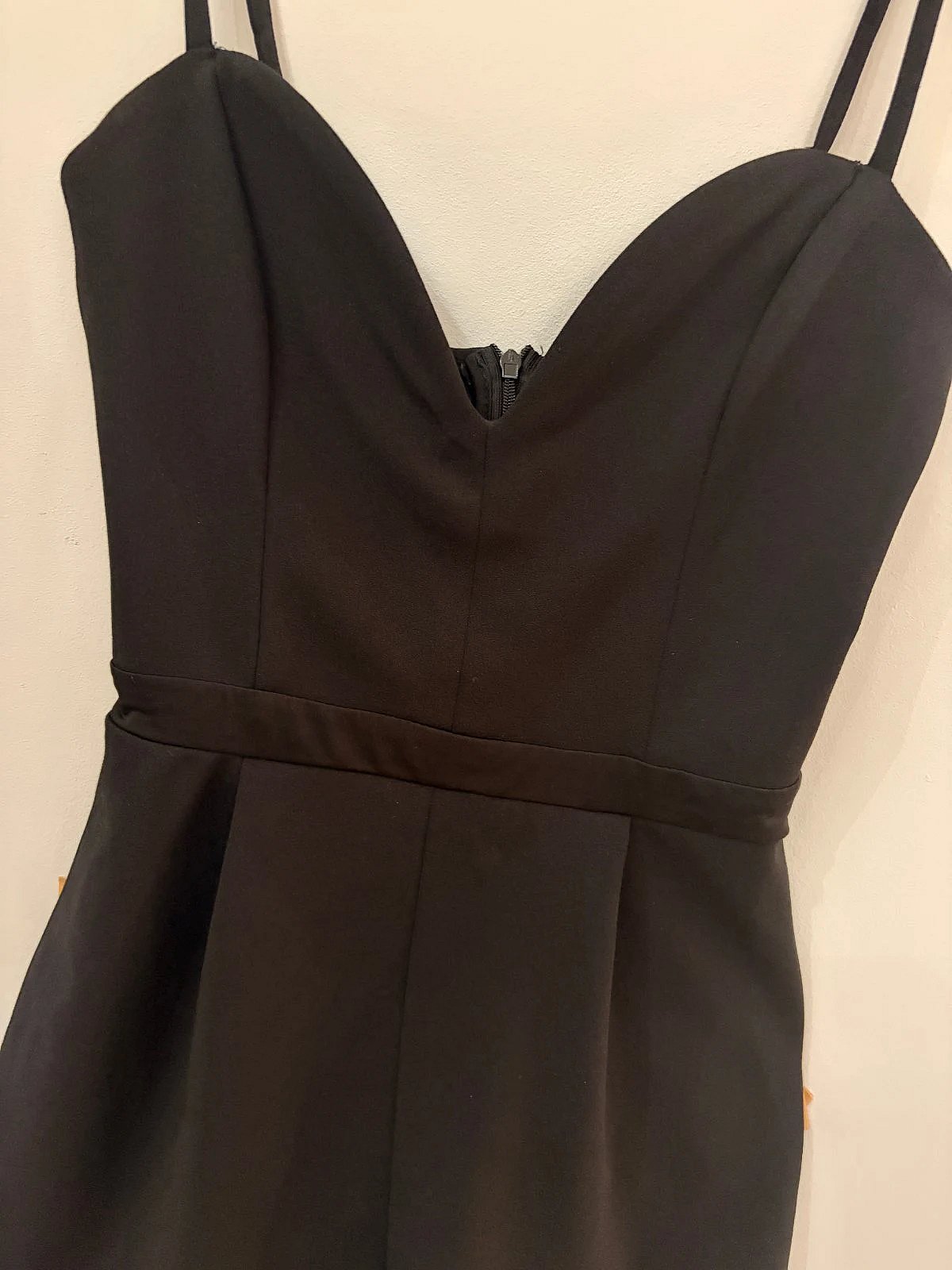 Jumpsuit iswed b'għonq V - Bershka - photo 2
