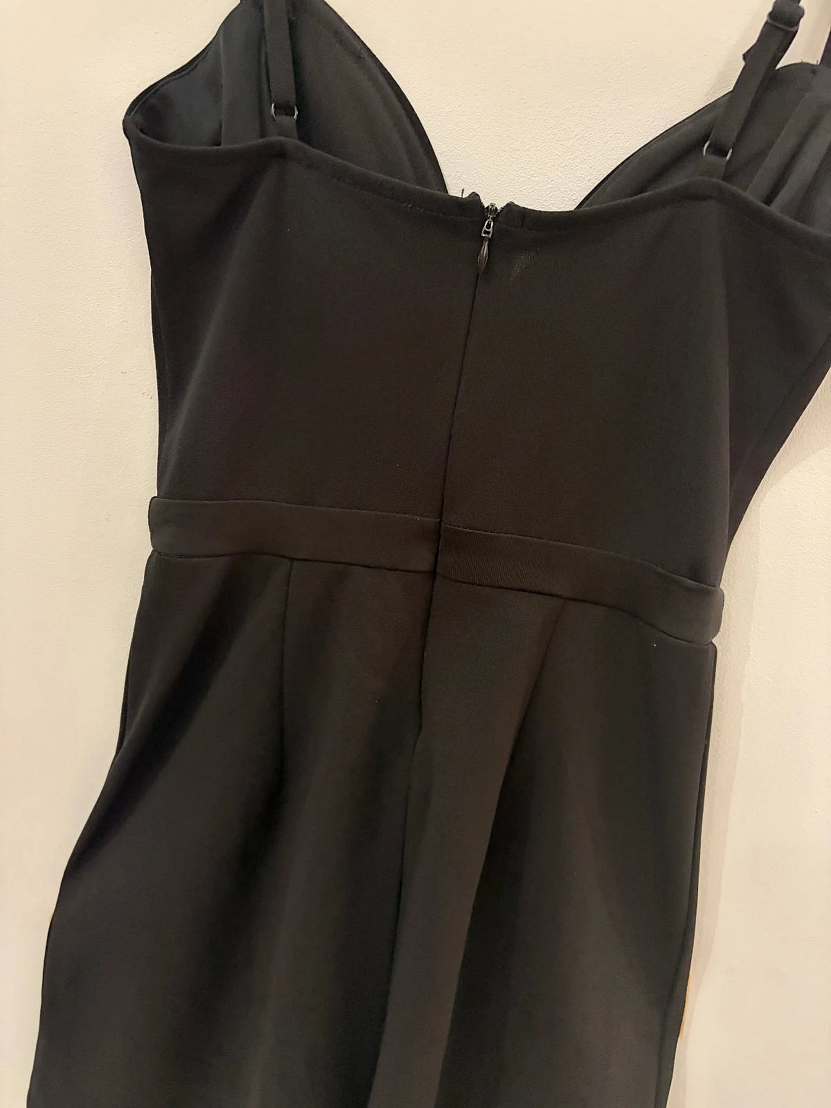 Jumpsuit iswed b'għonq V - Bershka - photo 5
