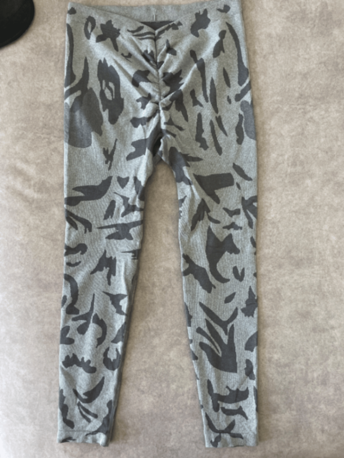 Leggings grises de camuflaje con fruncidos - photo 2