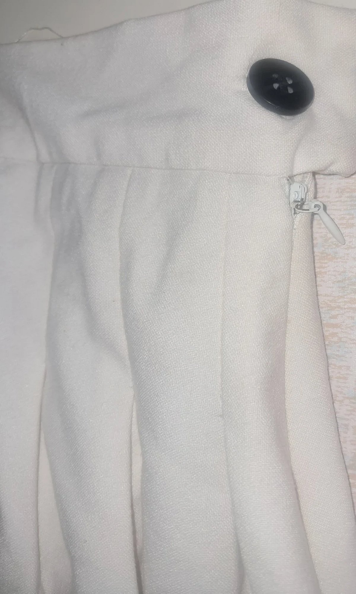 Mini Dbielet tat-Tennis bil-Plejs ta' Bershka Bajda (Linja Esklussiva tal-Ħaddiema AW19) - Daqs XS - photo 3