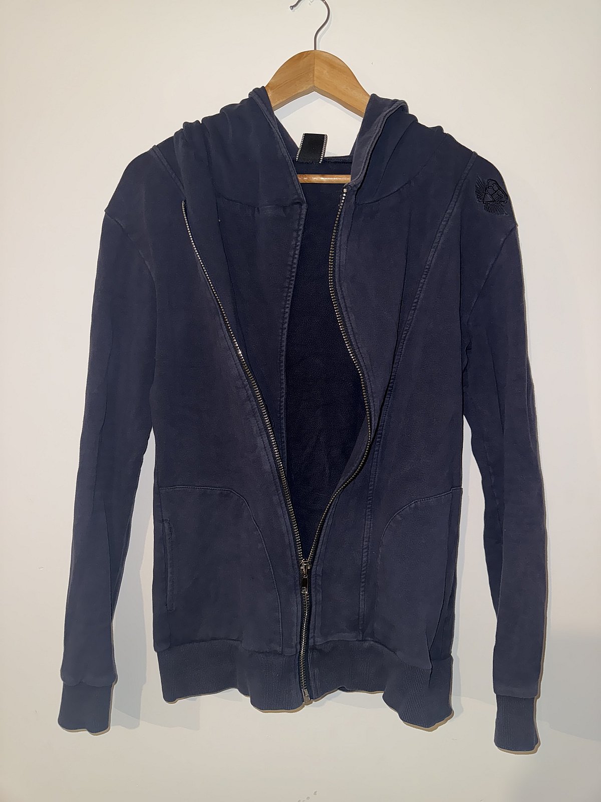 Sudadera con capucha y cremallera asimétrica Vincit Victor - photo 2
