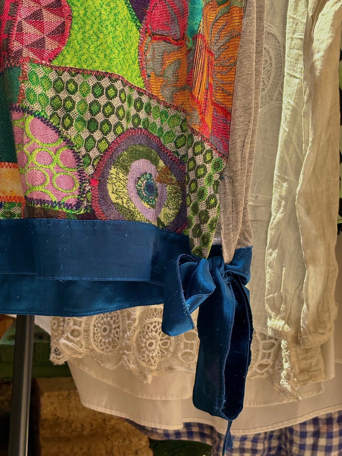 Blusa abotonada con diseño patchwork de Desigual de principios de la década de los 2000 - photo 2