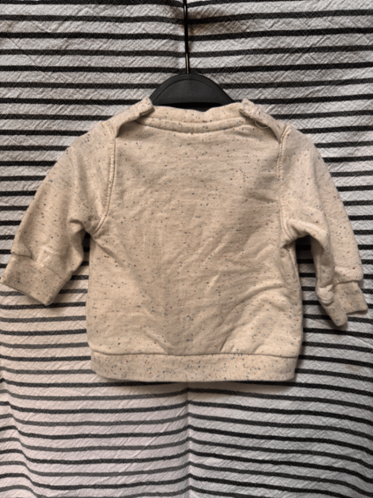 Sudadera de manga larga color crema con motas - photo 2