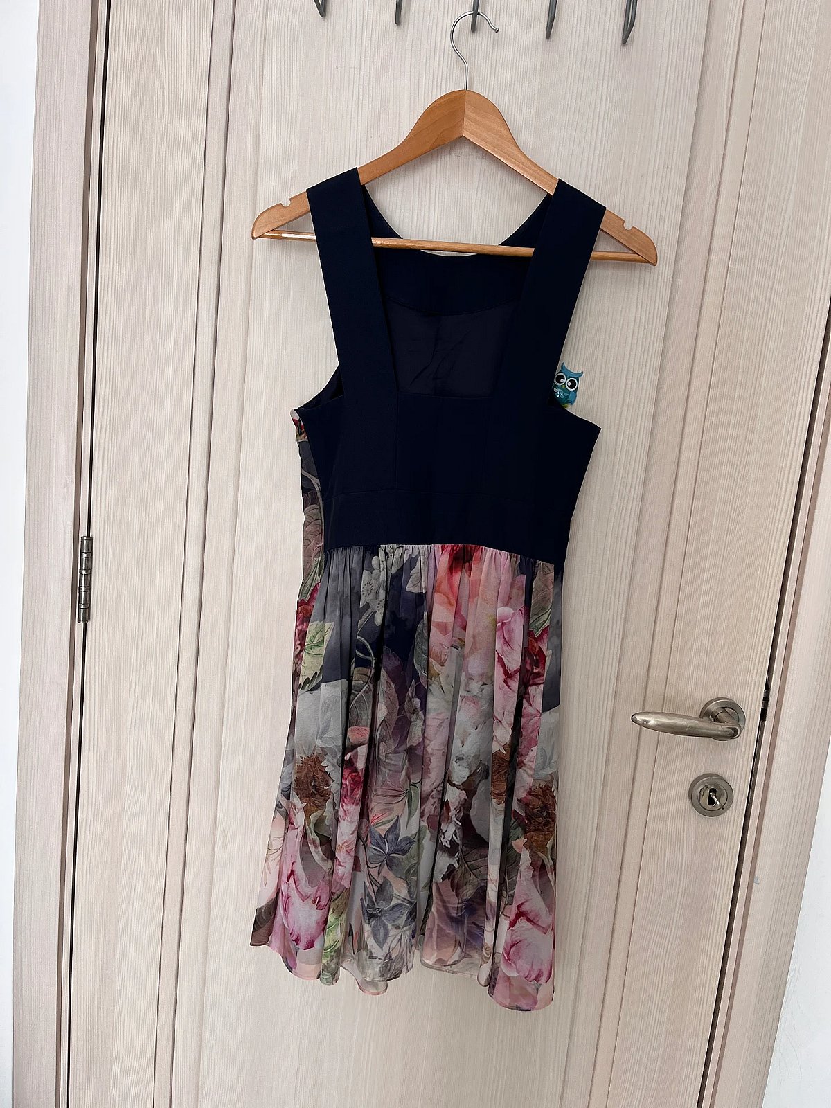 Ilbies bla kmiem b'disinn floreali ta' Ted Baker - photo 2