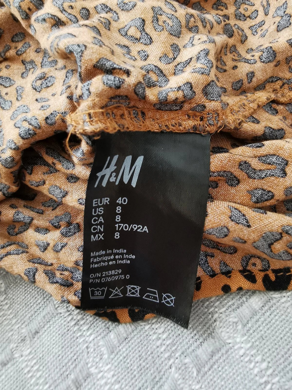 Top Crop bi Stampa ta' Leopard ta' H&M. 100% Viscose. - photo 3