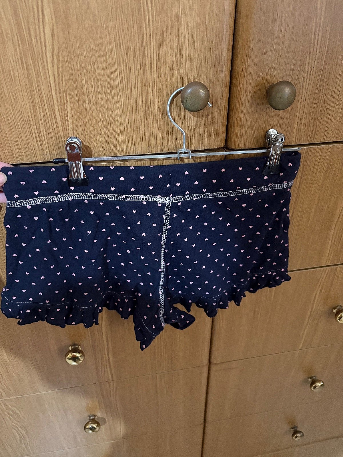 Pigiama blu navy con stampa a cuori e pantaloncini corti - photo 2