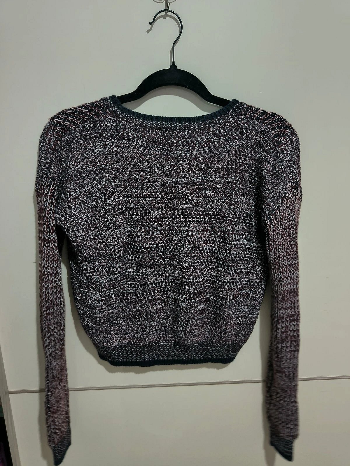 Sweater b'għonq tond bil-labar Jennyfer - photo 2