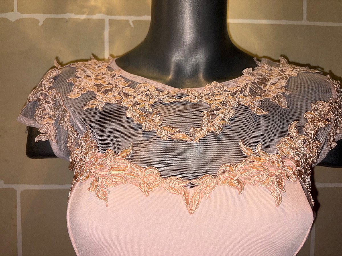 Peach Lace Applique Dress Size S - photo 2