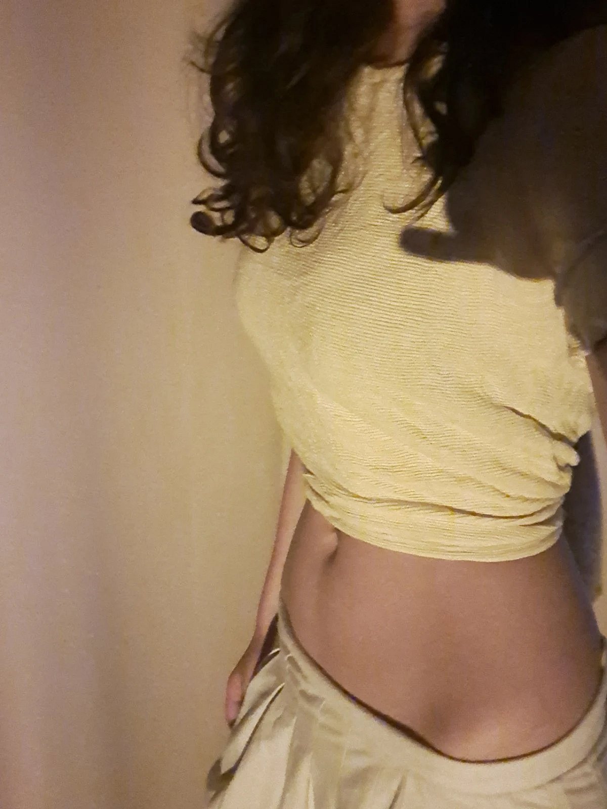 Autentico VON 50' - Top giallo in maglia a coste in stile vintage - Primavera/Estate 2016 - photo 4