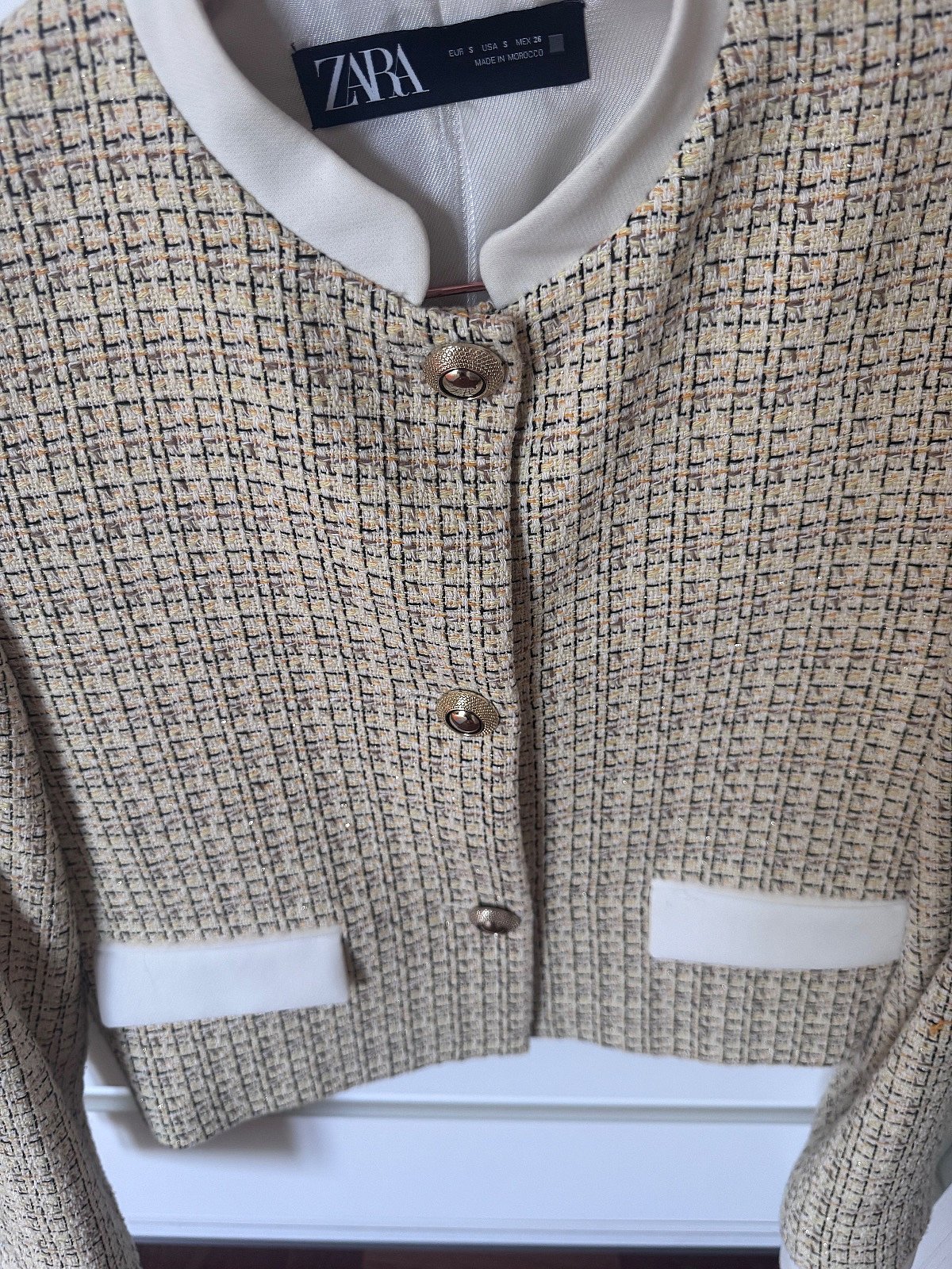 Chaqueta de tweed con botones de Zara - photo 3