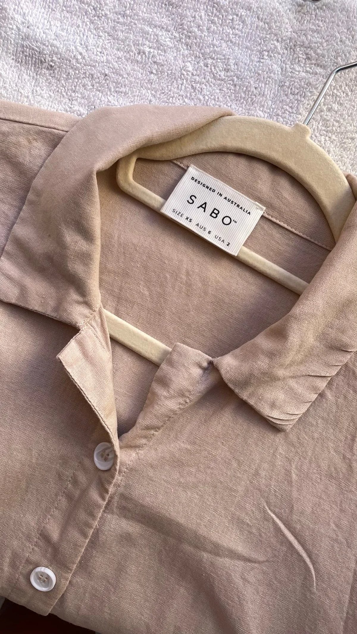 Camicia in lino beige con bottoni e maniche corte - photo 3