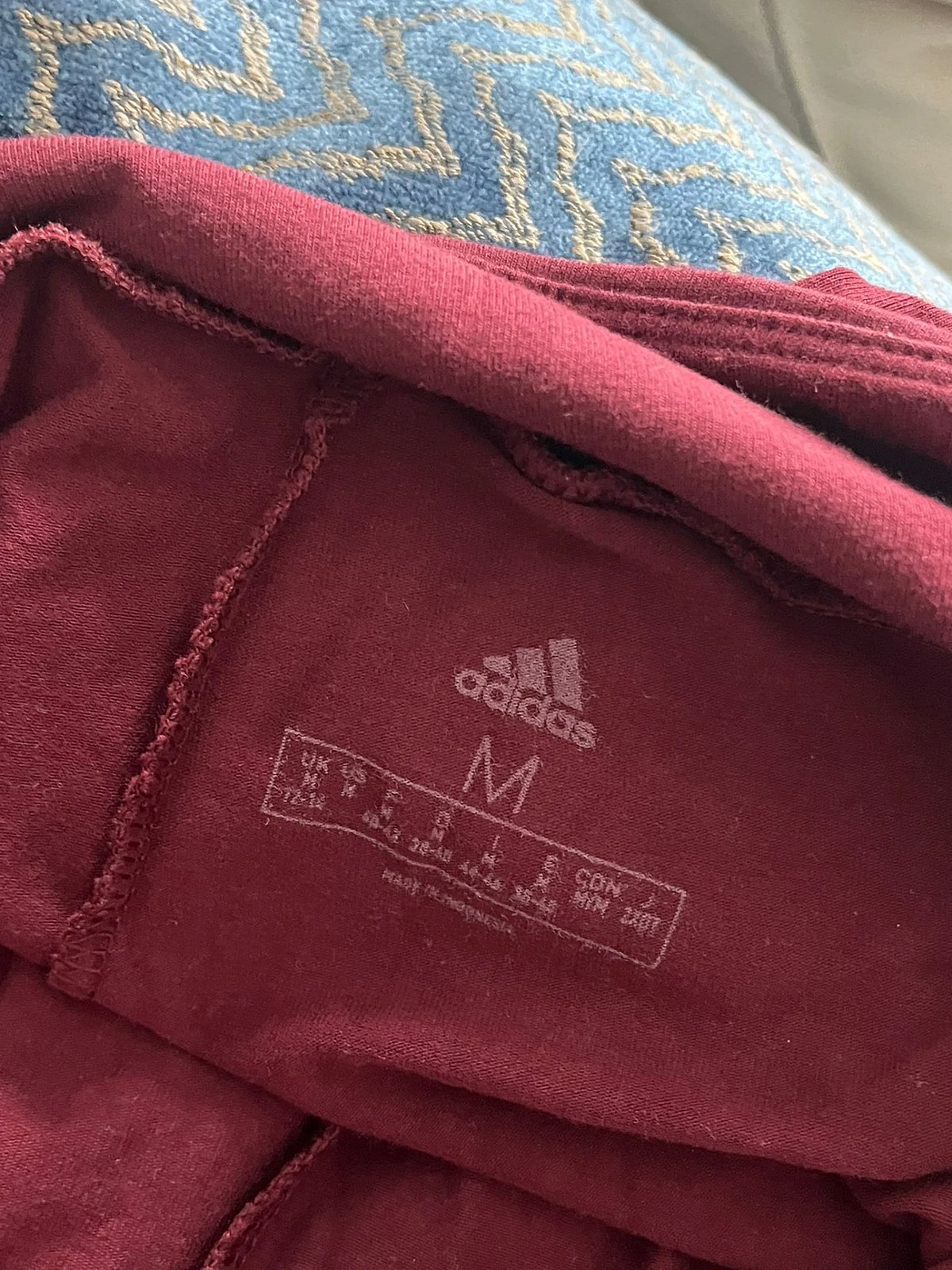 Leggings Adidas con logo grafico color bordeaux - photo 2