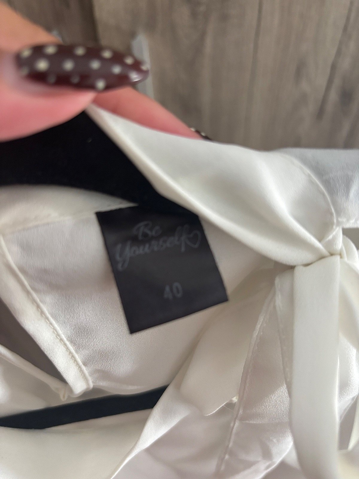 Blusa con cuello de lazo - photo 3