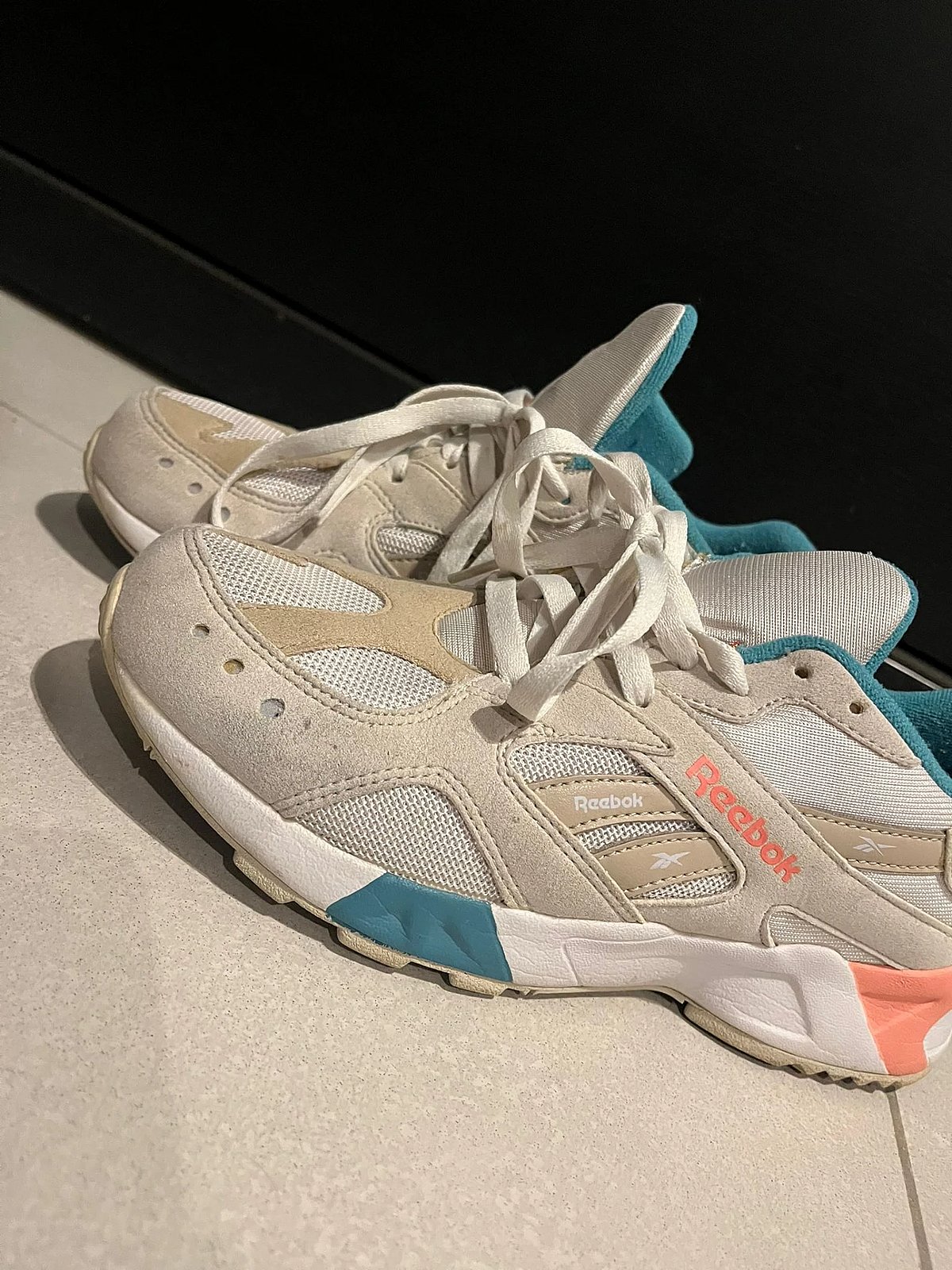 Ténis Reebok em creme e azul-petróleo - photo 4