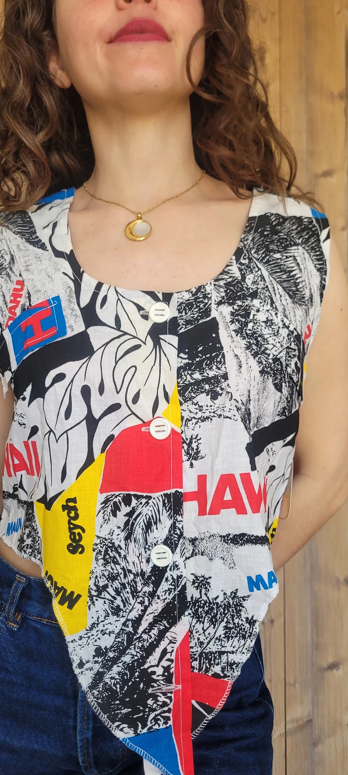 Top corto sin mangas con estampado gráfico - photo 4