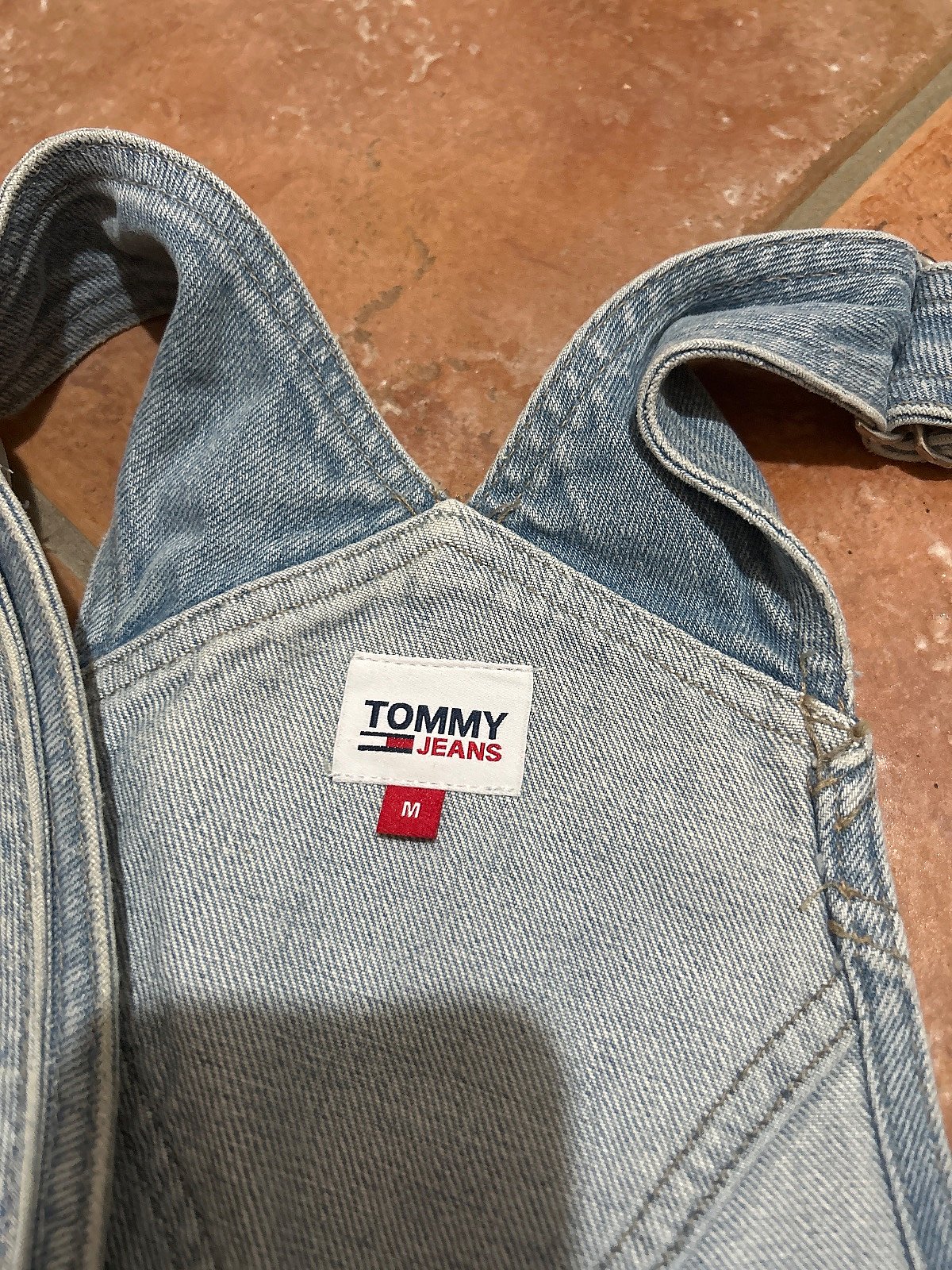 Dungarees tad-Denim ta' Tommy Jeans - photo 2