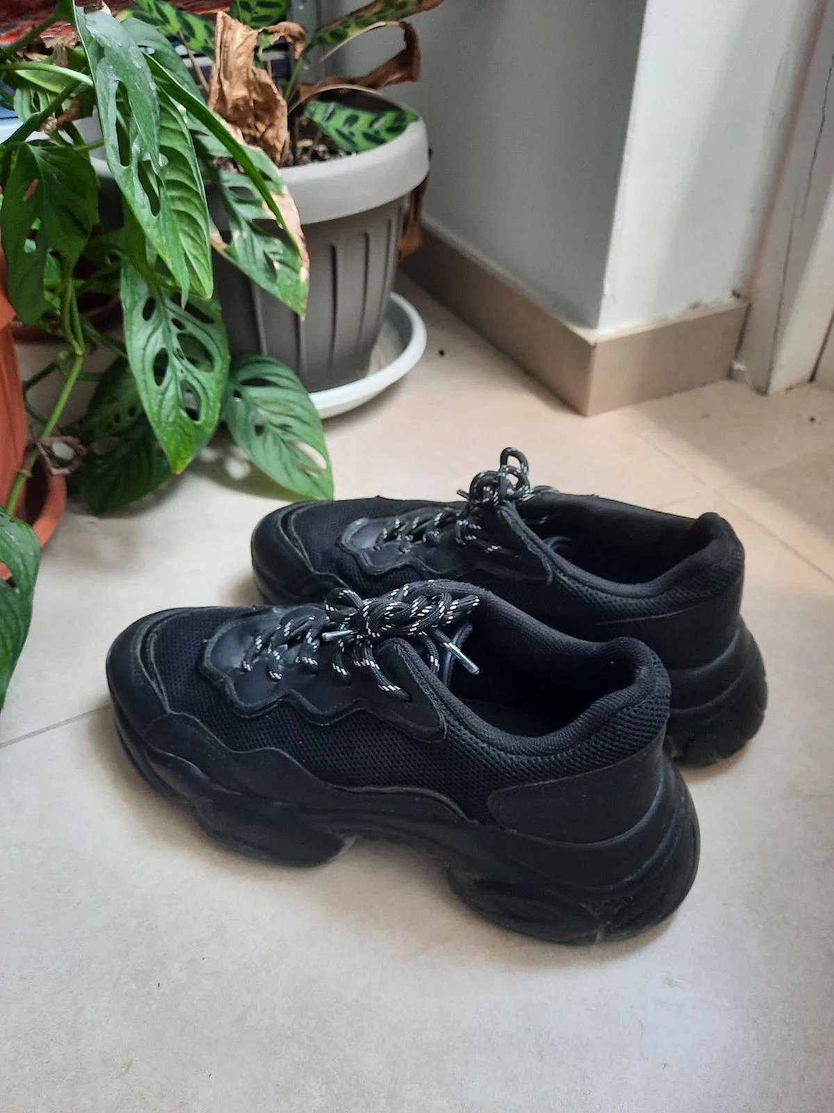 Sneakers suwed ħoxnin tal-ASOS daqs UK5 - photo 2