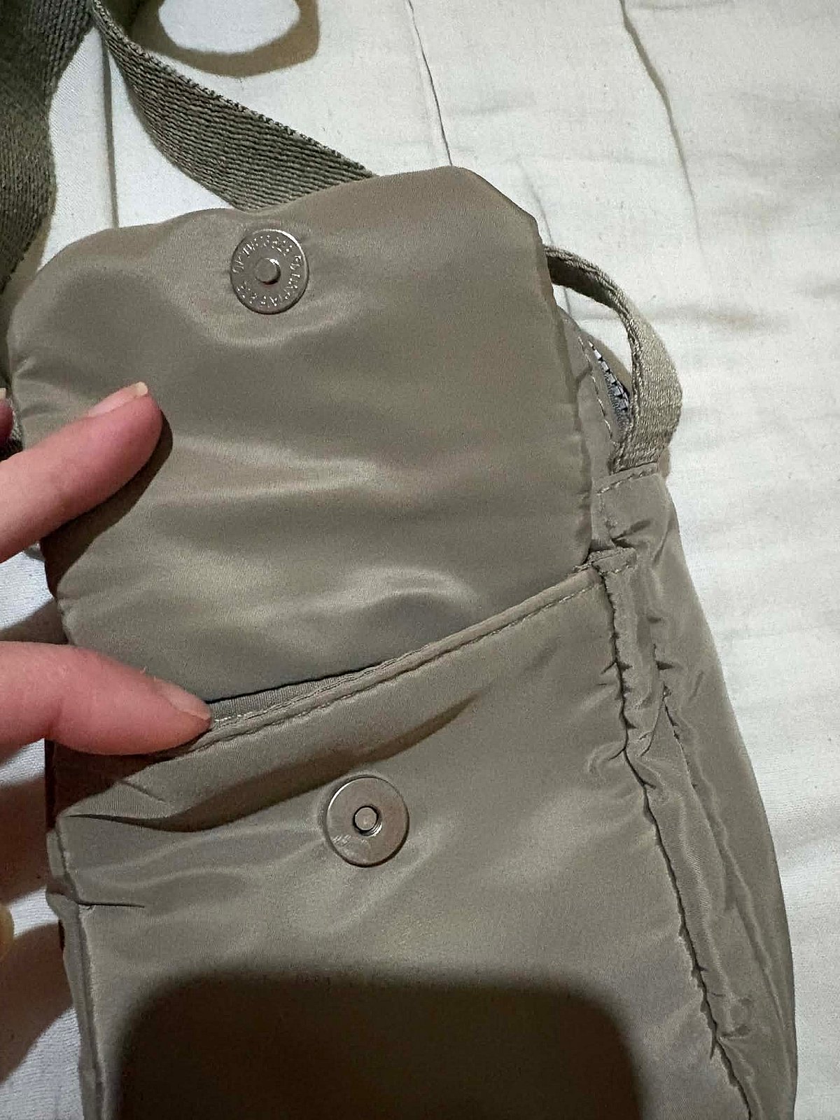 Borża tat-Telefon Crossbody tan-Nylon Taupe - photo 2