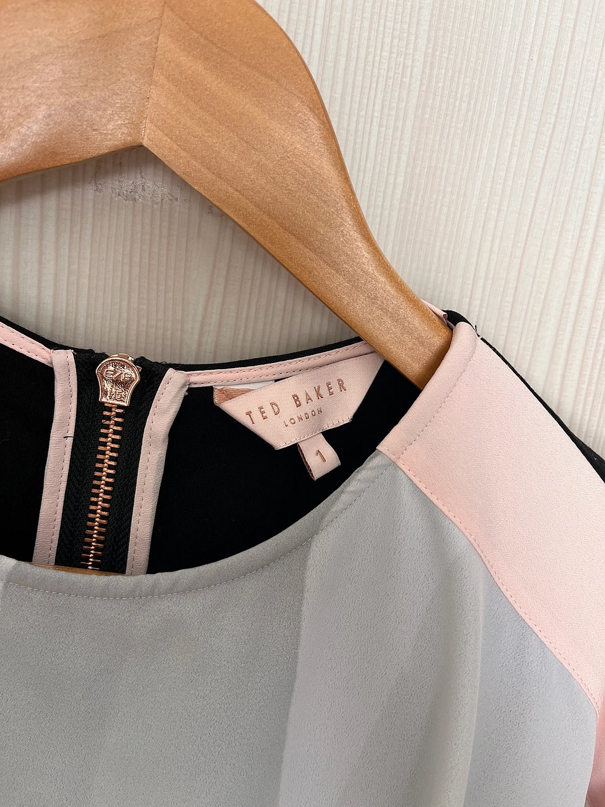 Ilbies Ted Baker b'Drap tal-Fjuri - photo 6