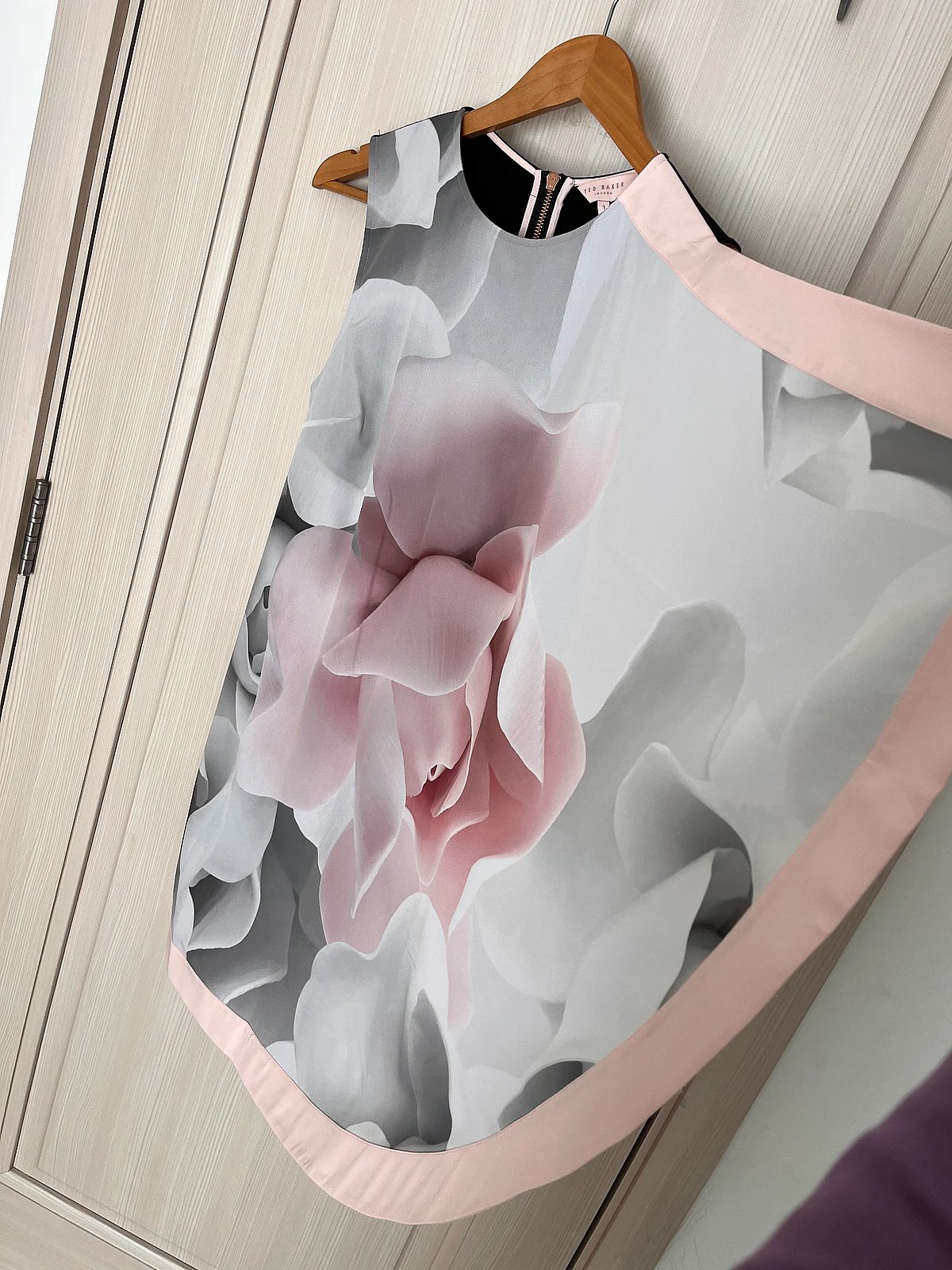 Ilbies Ted Baker b'Drap tal-Fjuri - photo 2