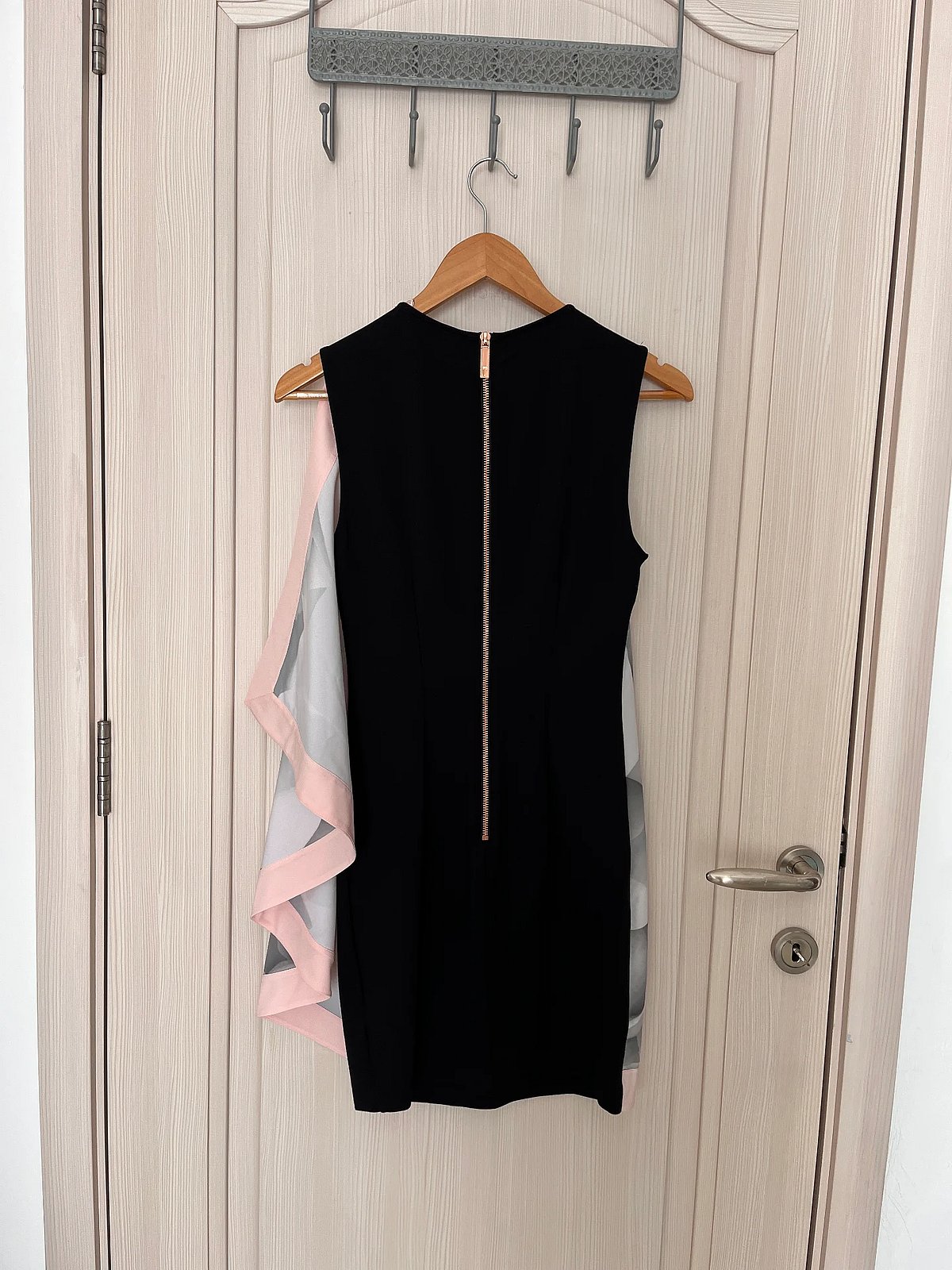 Ilbies Ted Baker b'Drap tal-Fjuri - photo 3