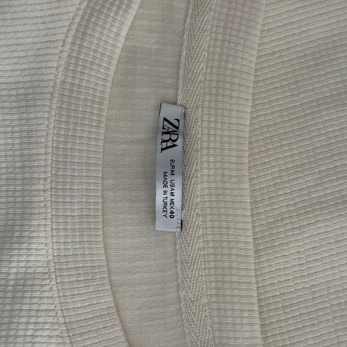 T-Shirt b'Tessut Waffle ta' Zara - photo 3