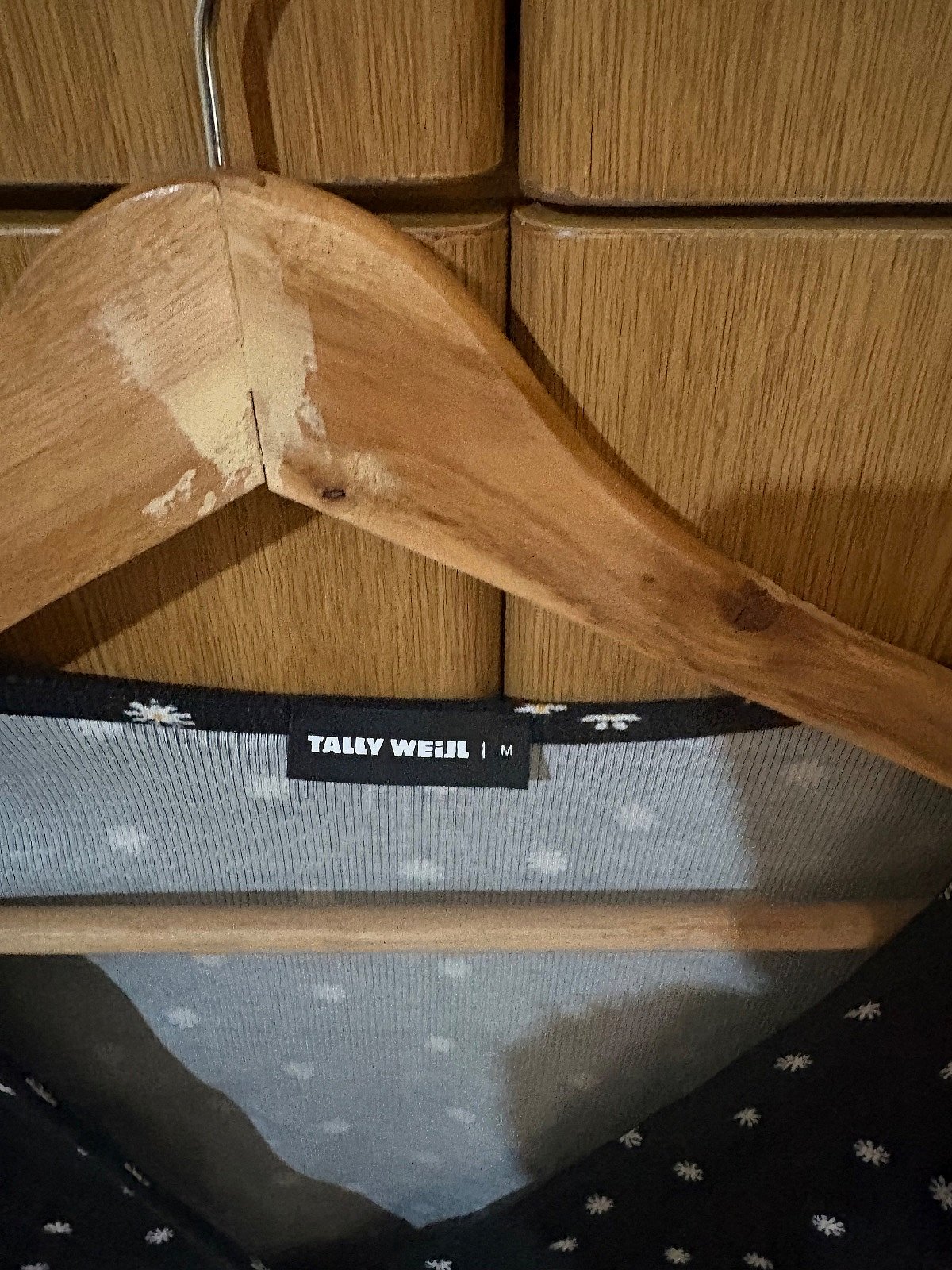 Top iswed bil-margeriti ta' Tally Weijl - photo 3