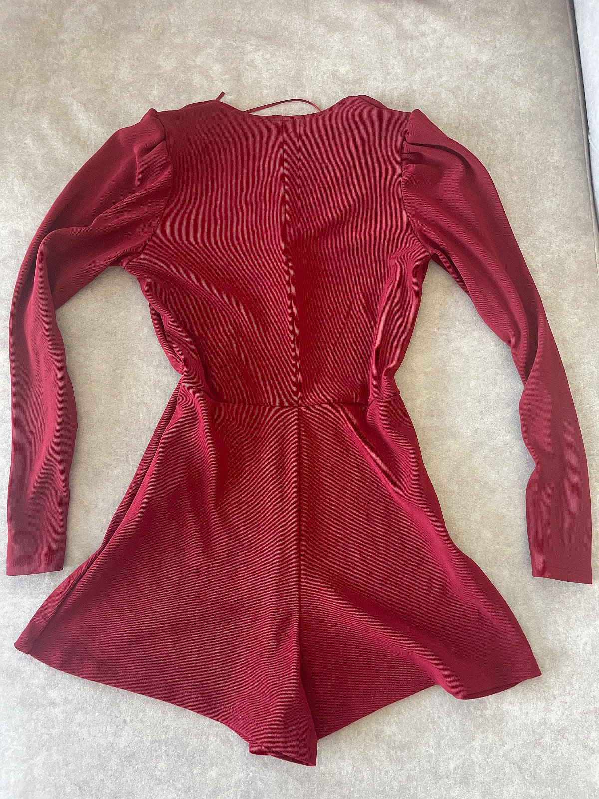 Playsuit aħmar b'kmiem twal u kustilji - photo 2