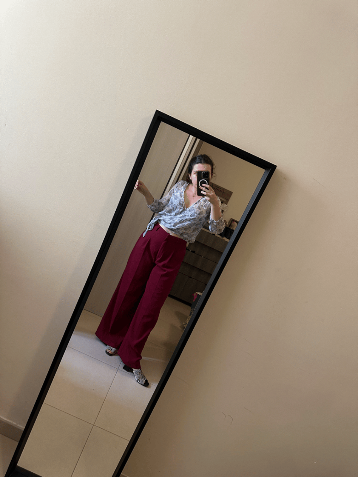 Camicetta fantasia e pantaloni larghi - photo 5