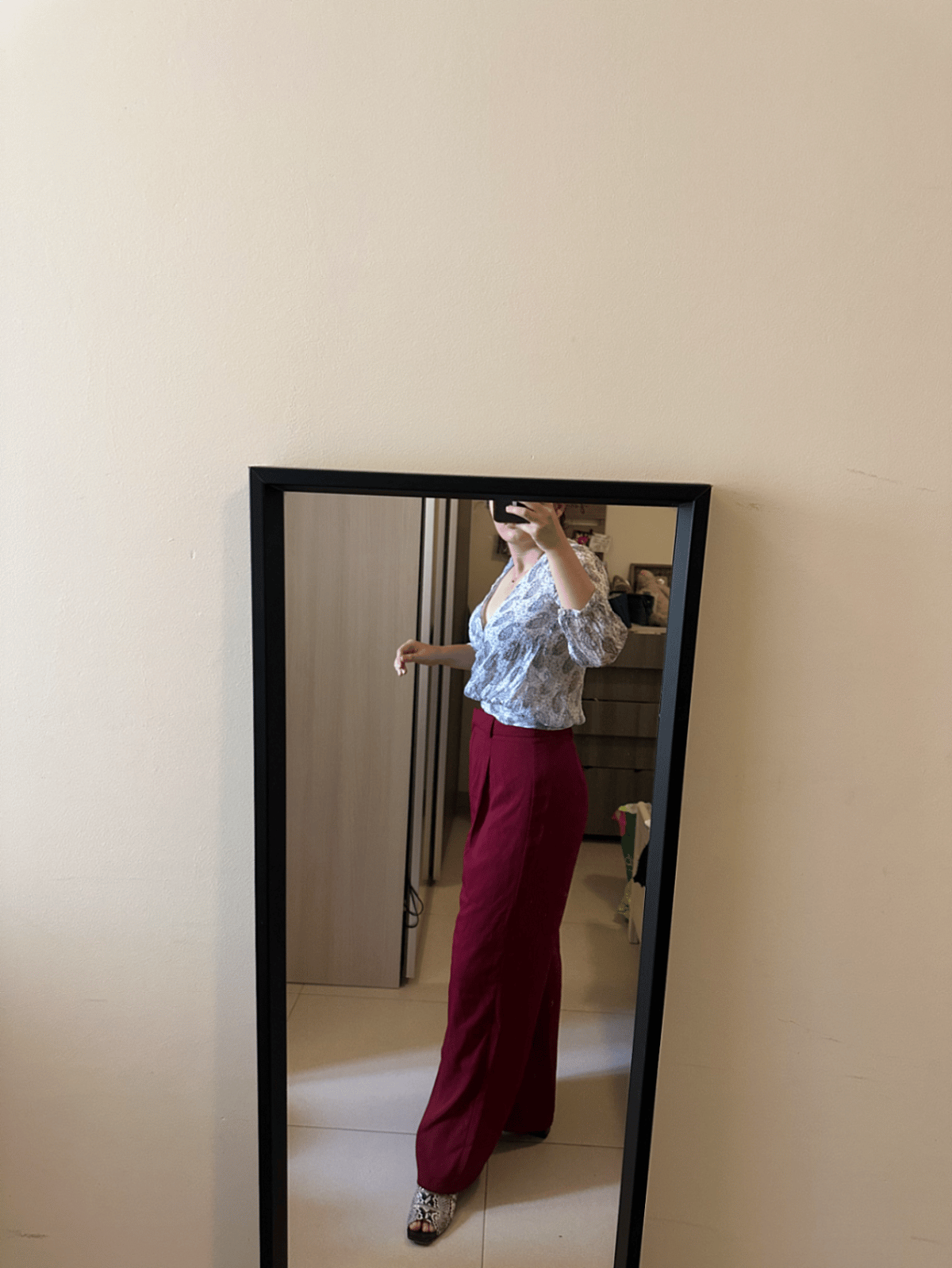 Camicetta fantasia e pantaloni larghi - photo 2