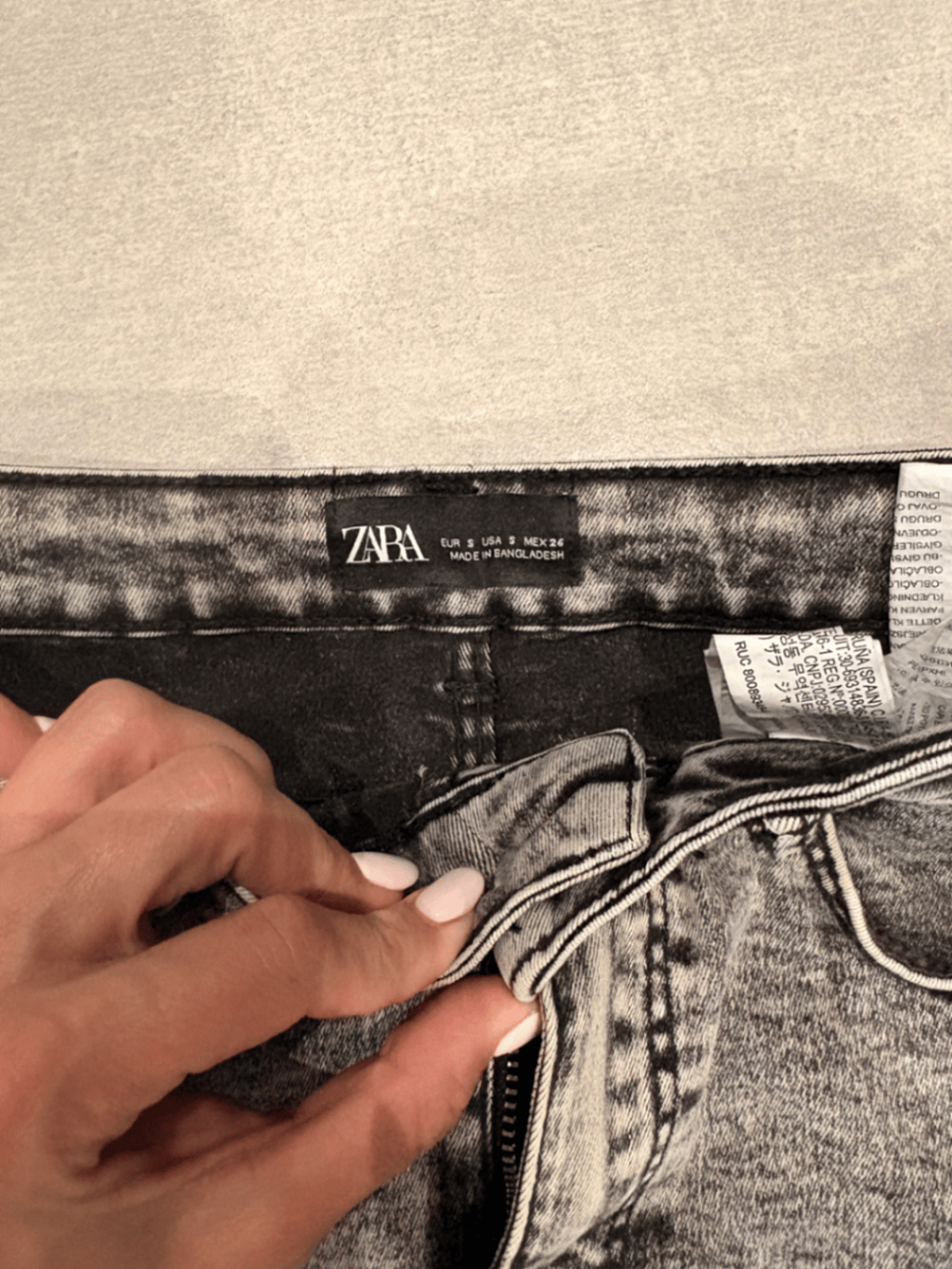 Dbielet tad-Denim b'Ħasil Aċiduż ZARA - photo 2