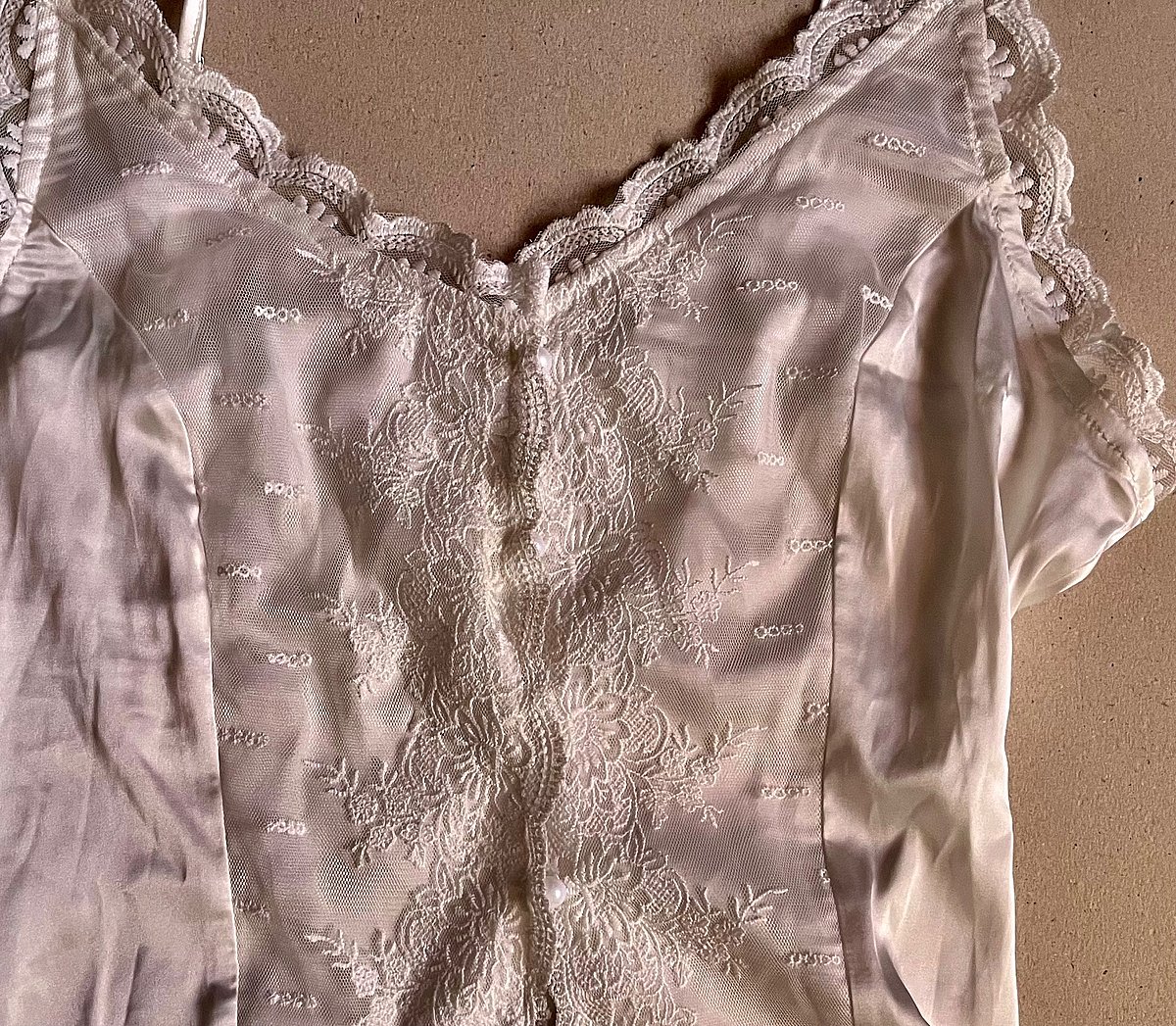 Satin lace white spaghetti strap top  - photo 2