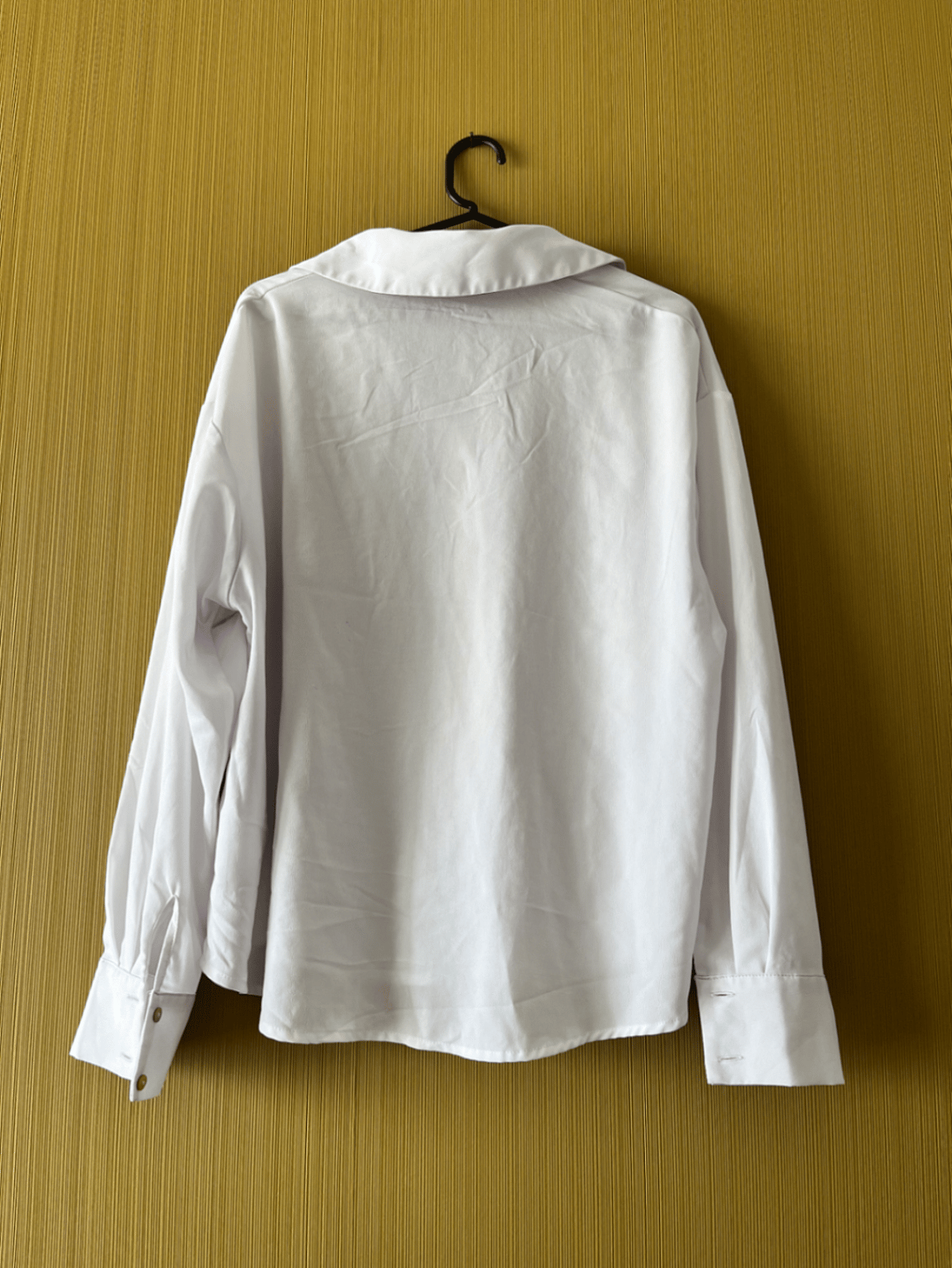 Camisa clásica con botones - photo 6