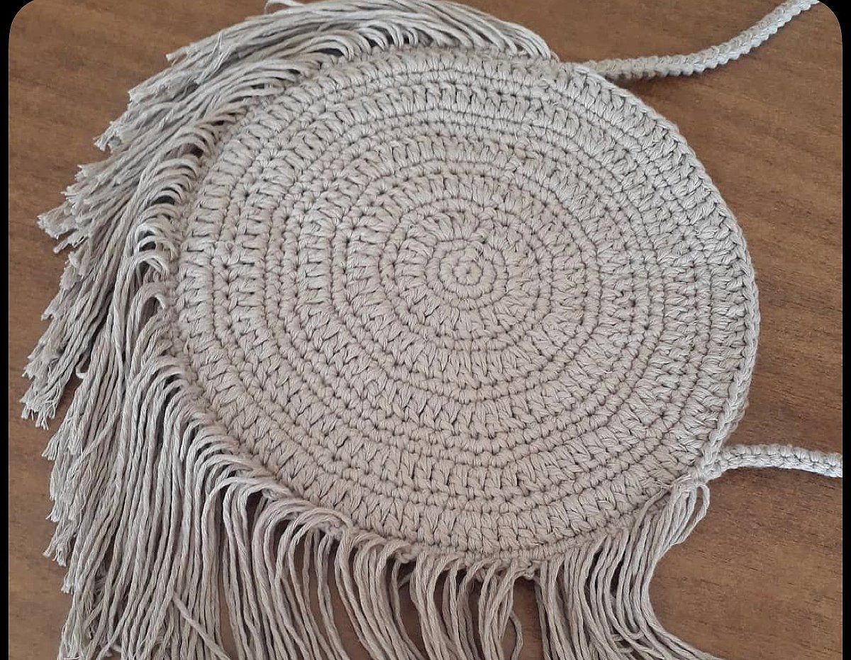 Tote Tond bil-Kroċċ Krema bil-Fringe - photo 3